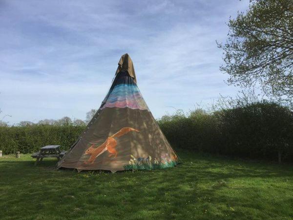 Big Sky Tipi Holidays Wartling Exterior photo